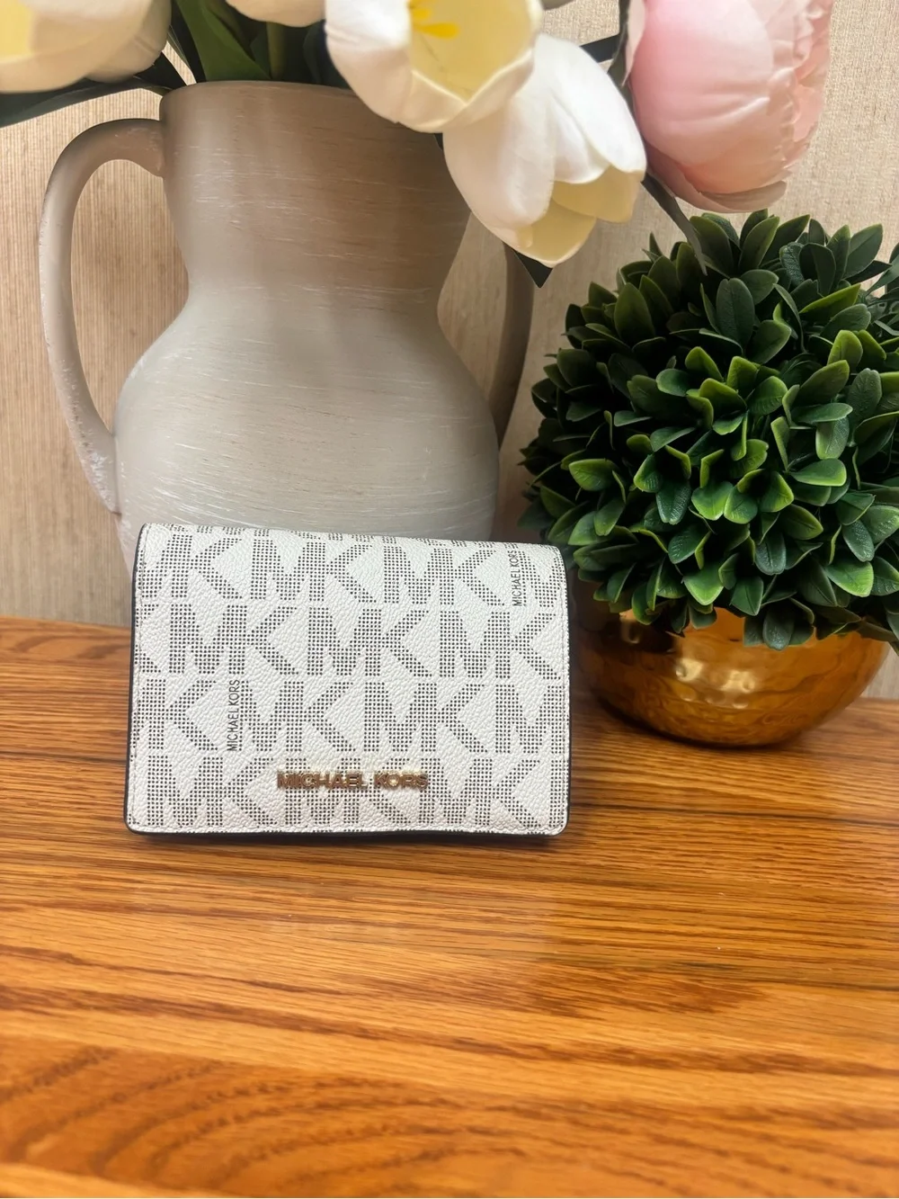 Michael Kors White/Gray MK Signature Card Holder with Gold Logo